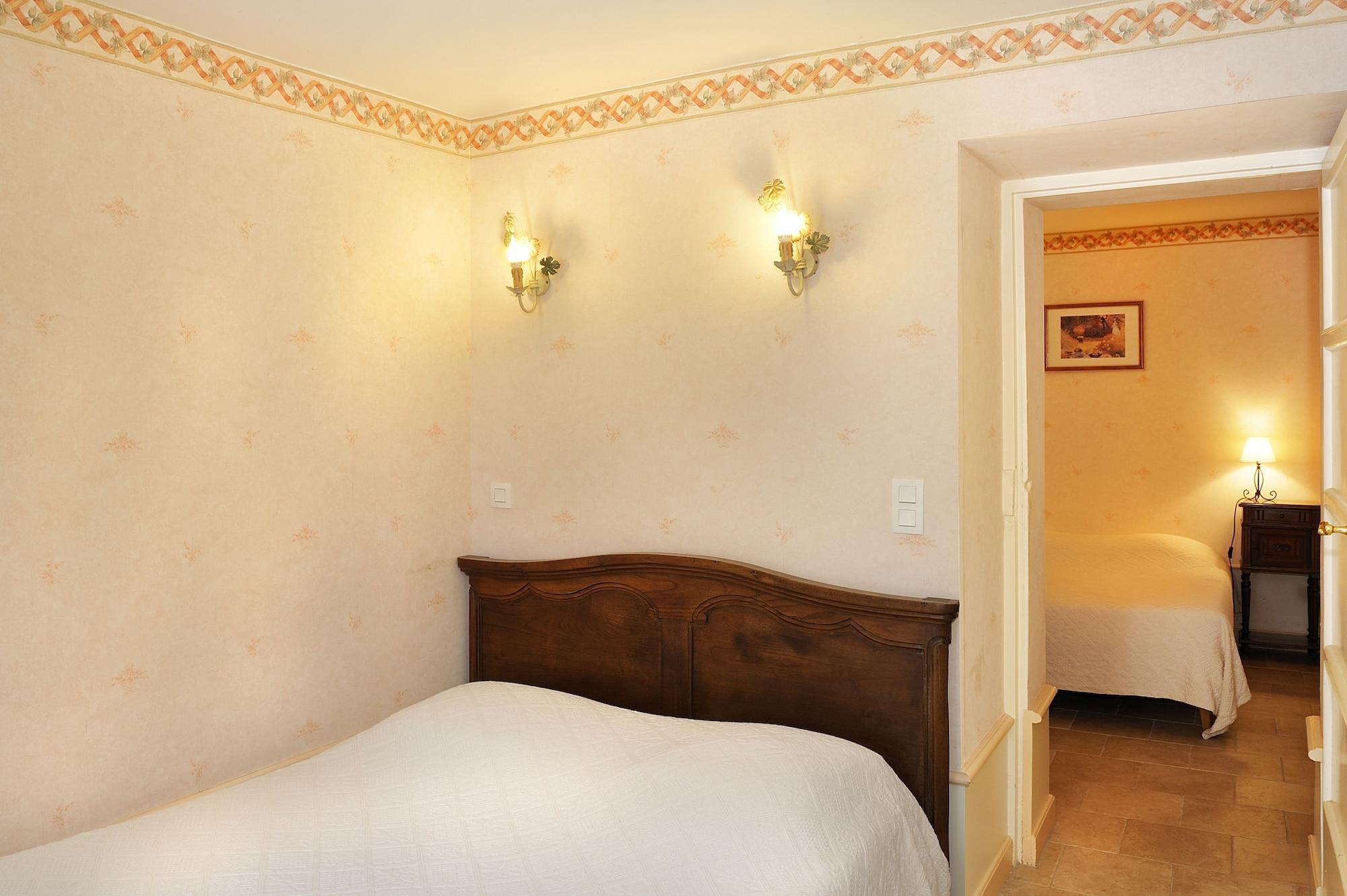 Logis Manoir De La Giraudiere Beaumont-en-Véron Eksteriør bilde