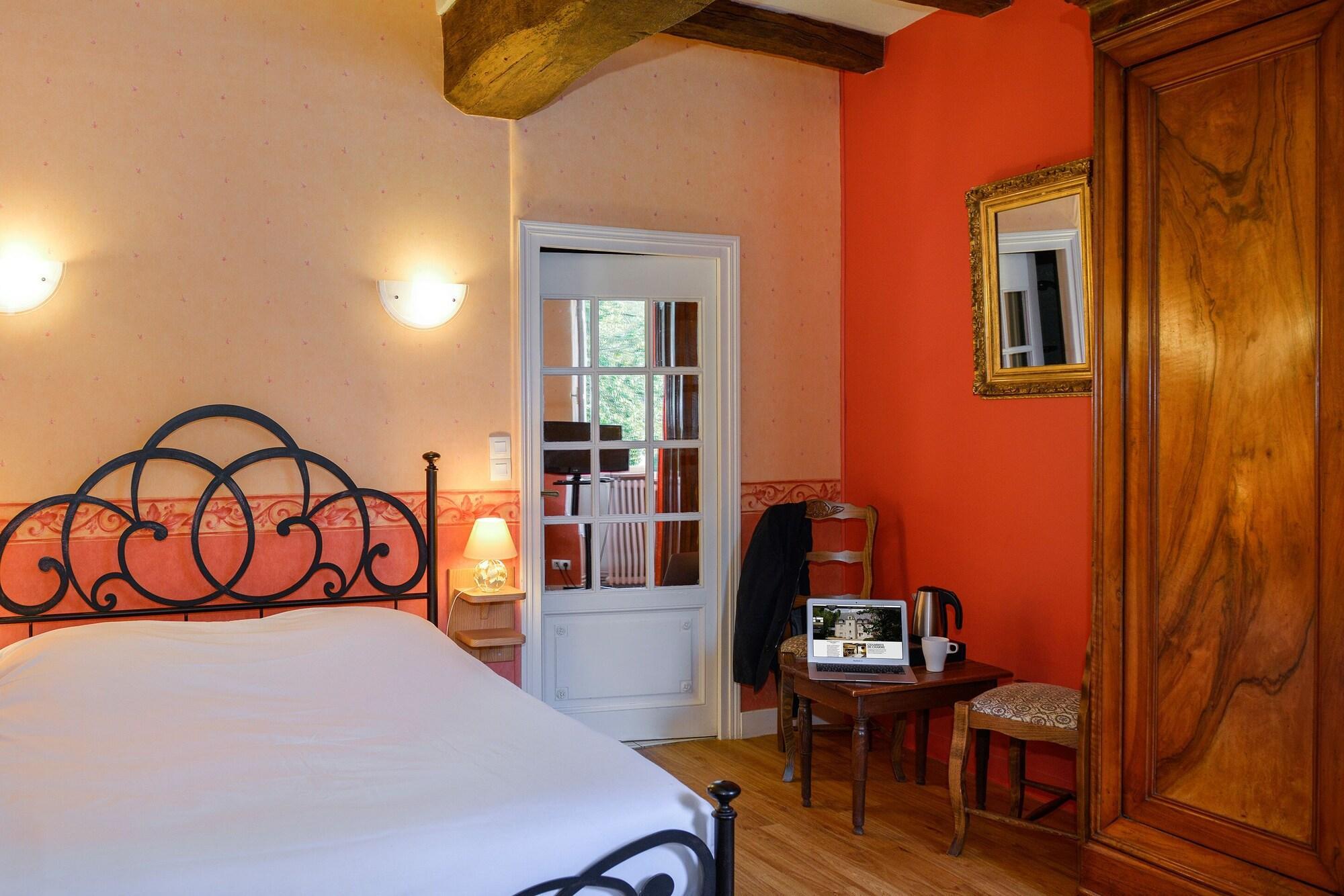 Logis Manoir De La Giraudiere Beaumont-en-Véron Eksteriør bilde