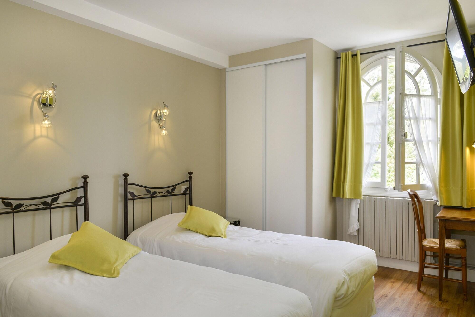 Logis Manoir De La Giraudiere Beaumont-en-Véron Eksteriør bilde