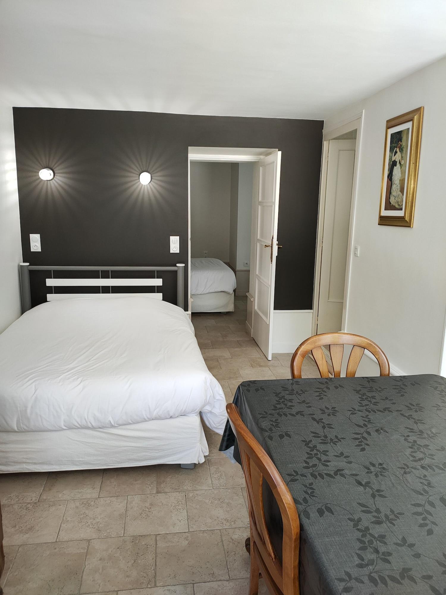 Logis Manoir De La Giraudiere Beaumont-en-Véron Eksteriør bilde