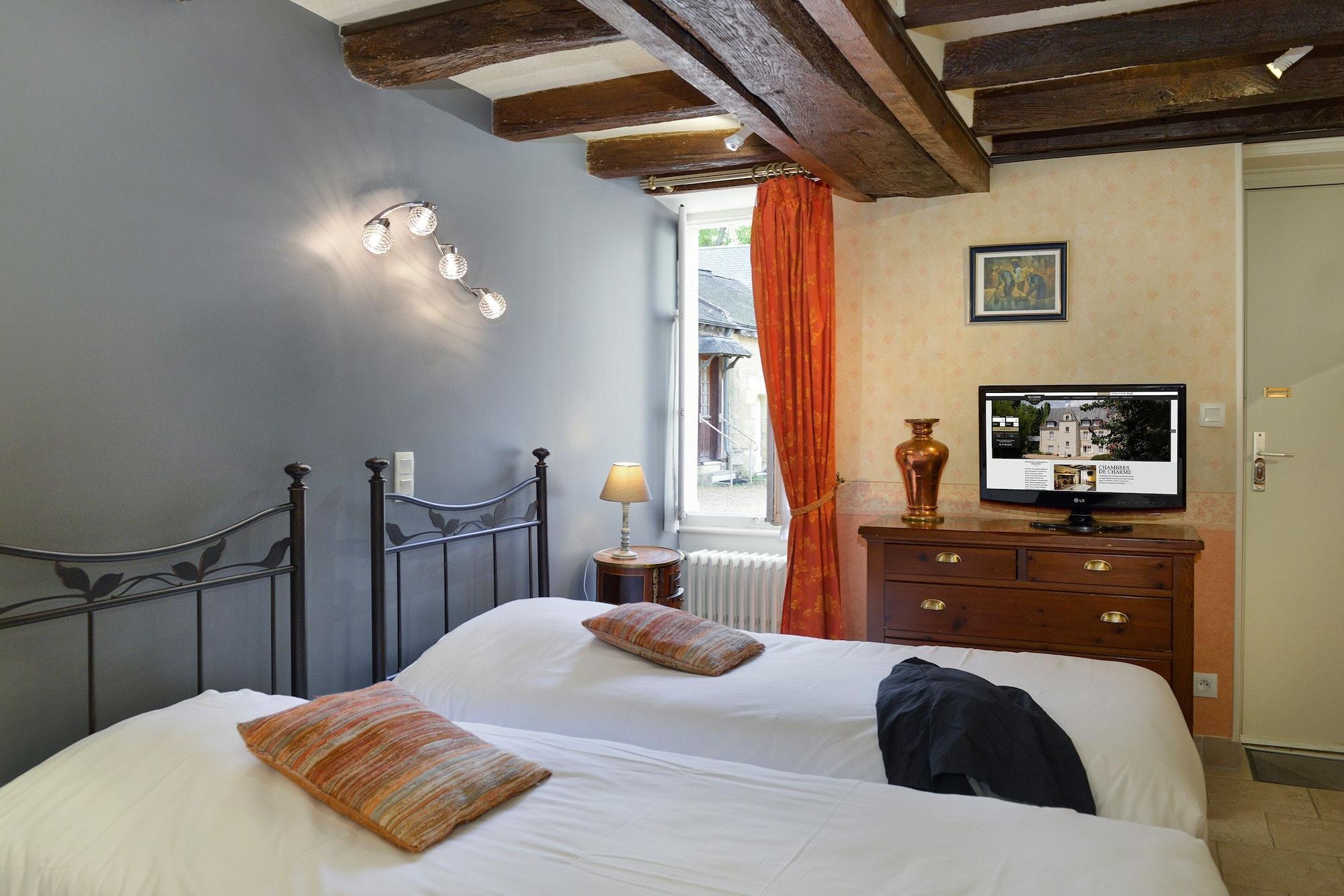 Logis Manoir De La Giraudiere Beaumont-en-Véron Eksteriør bilde
