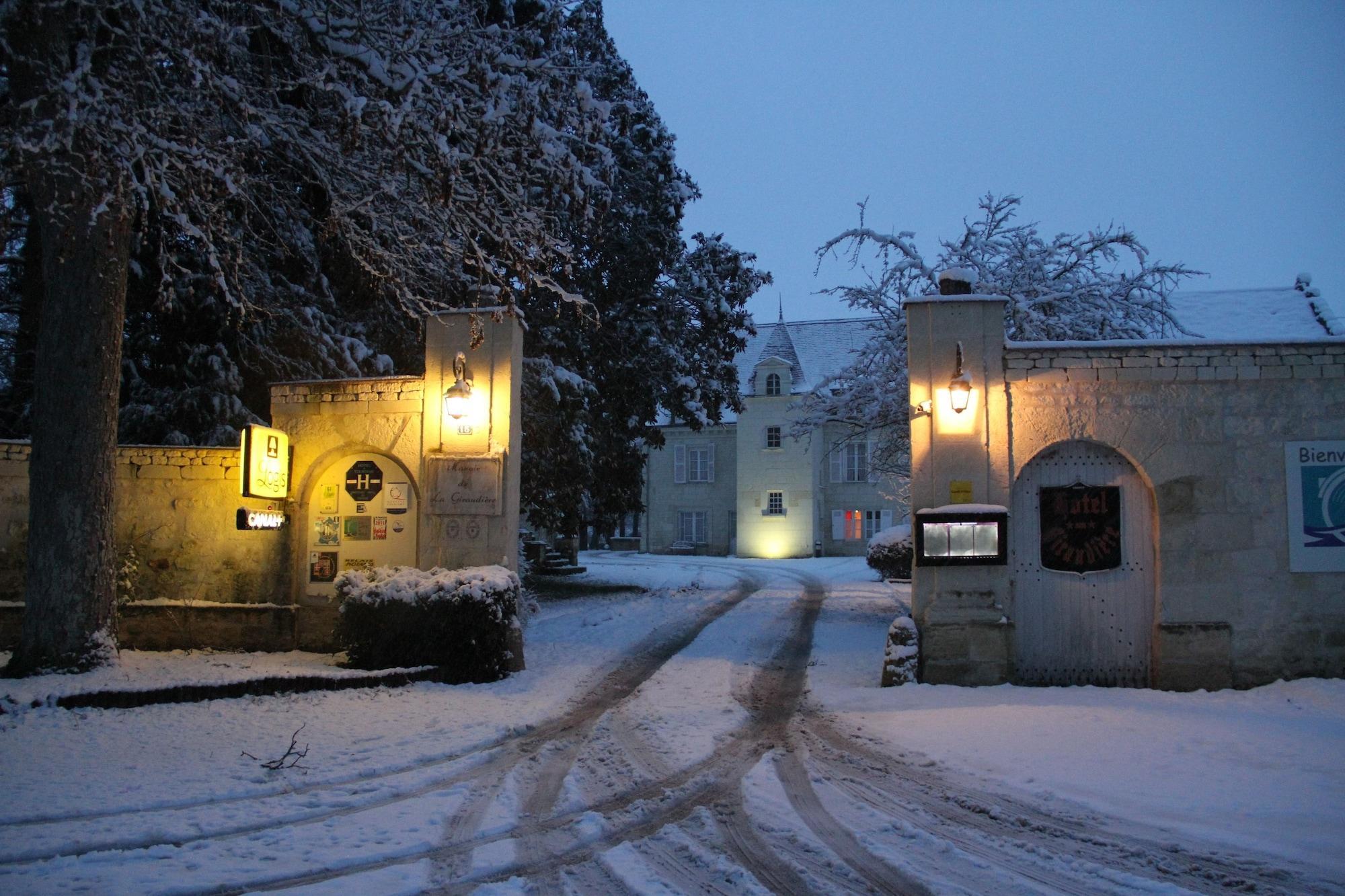 Logis Manoir De La Giraudiere Beaumont-en-Véron Eksteriør bilde