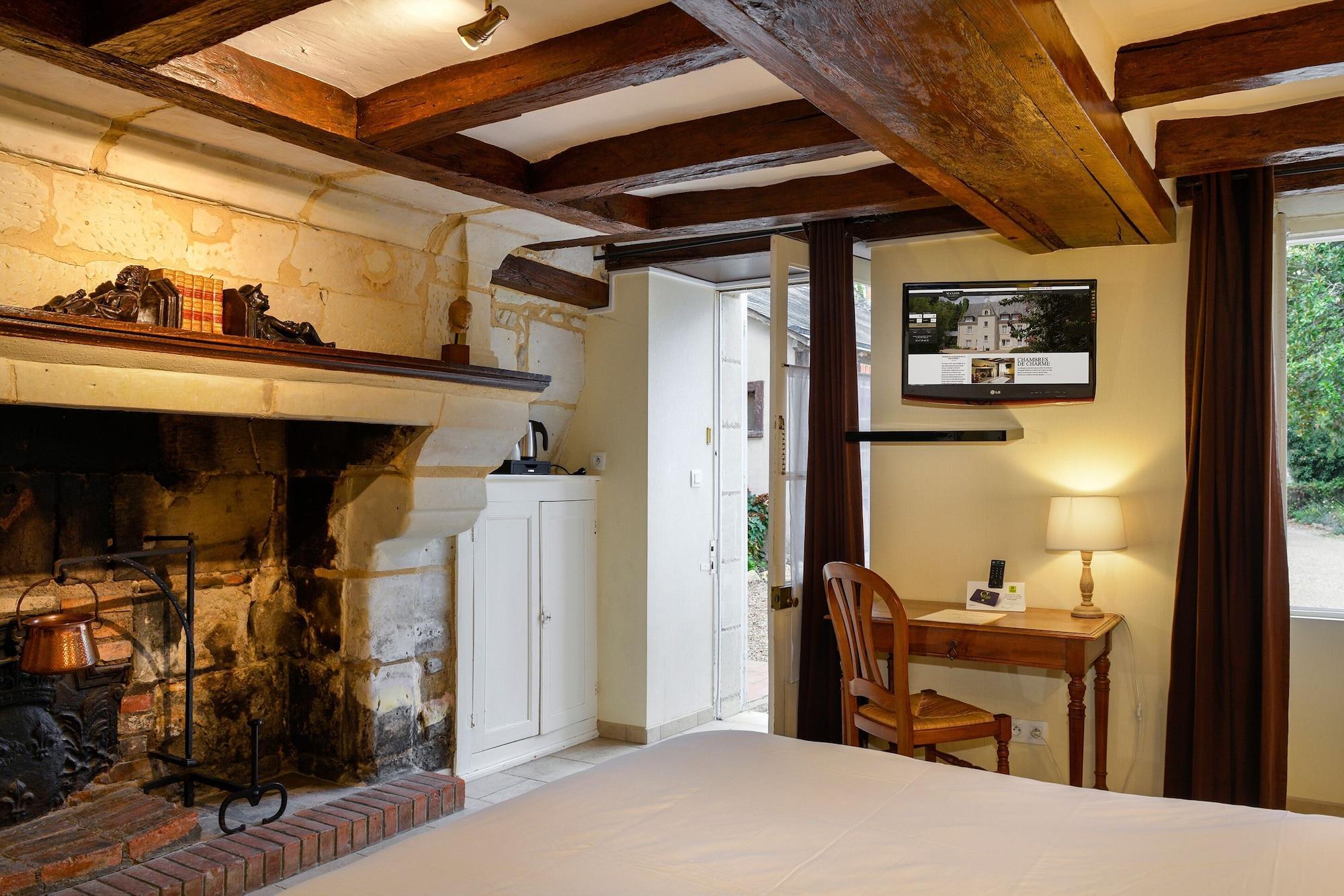 Logis Manoir De La Giraudiere Beaumont-en-Véron Eksteriør bilde
