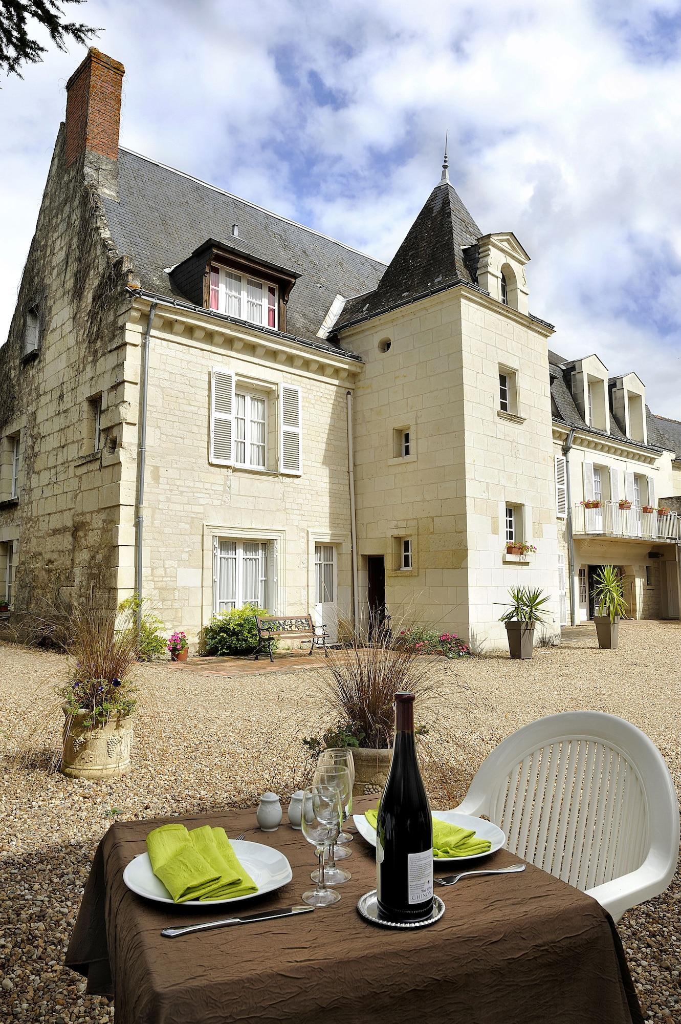 Logis Manoir De La Giraudiere Beaumont-en-Véron Eksteriør bilde
