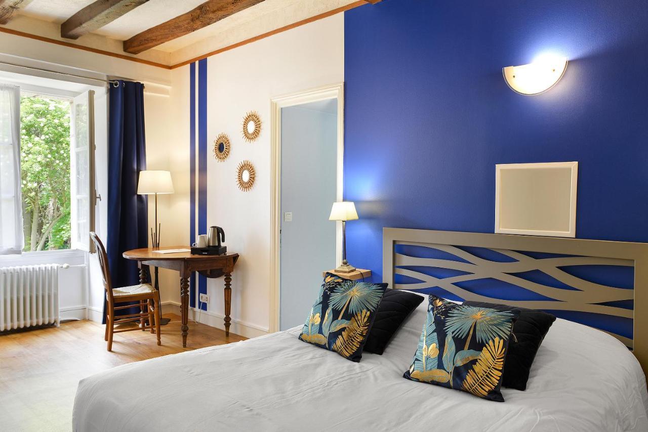 Logis Manoir De La Giraudiere Beaumont-en-Véron Eksteriør bilde
